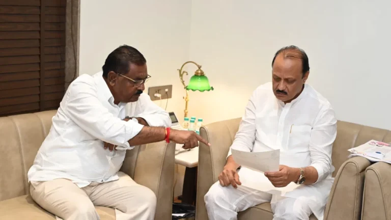 Suresh-Dhas-and-Ajit-Pawar